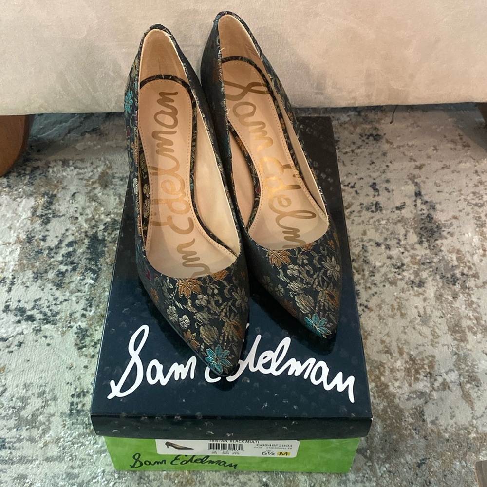 Sam Edelman pumps